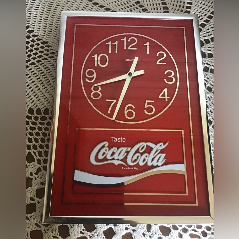 Vintage Glass Coca-Cola Wall Clock - Battery operated